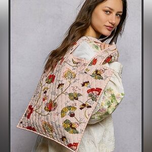 Bag 2 FREE SHIPPING ❤️POL QUILTED TOTE BAG